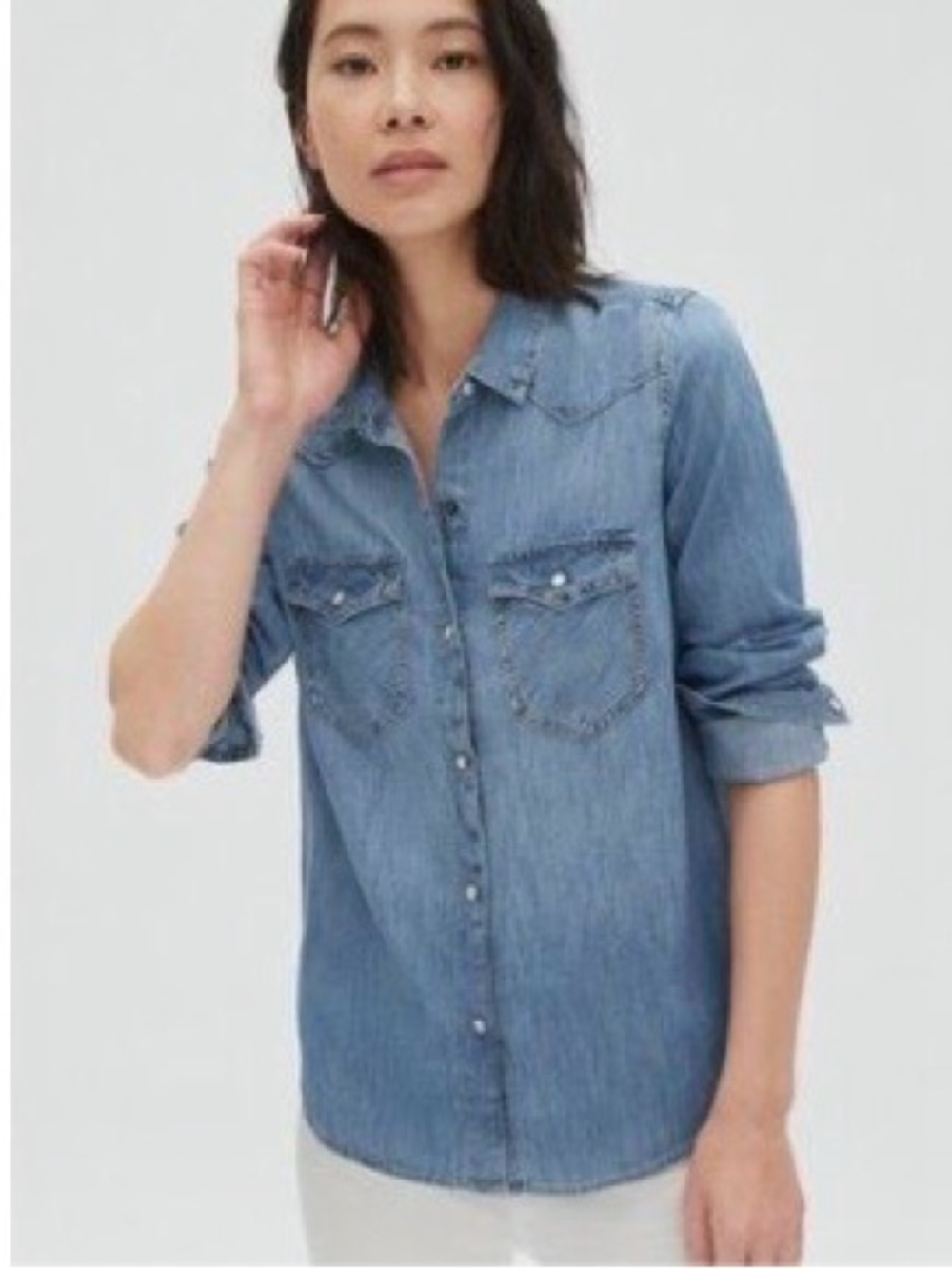 Gap two pocket chambray denim shirt woman’s medium